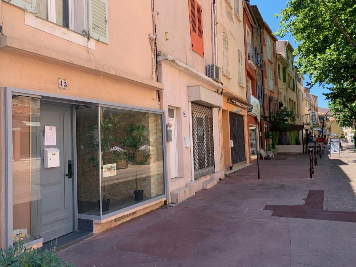 Apartamento Formidable Studio au cœur historique de Fréjus Exterior foto