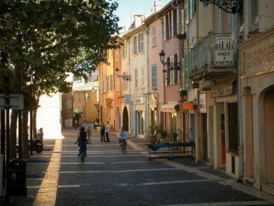 Apartamento Formidable Studio au cœur historique de Fréjus Exterior foto